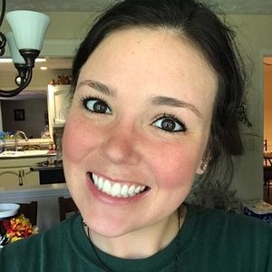 Meet your Posher, Halie